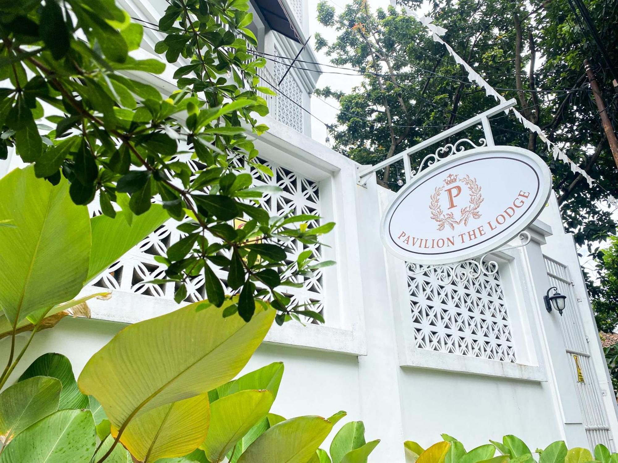 Pavilion The Lodge Бандунг Экстерьер фото